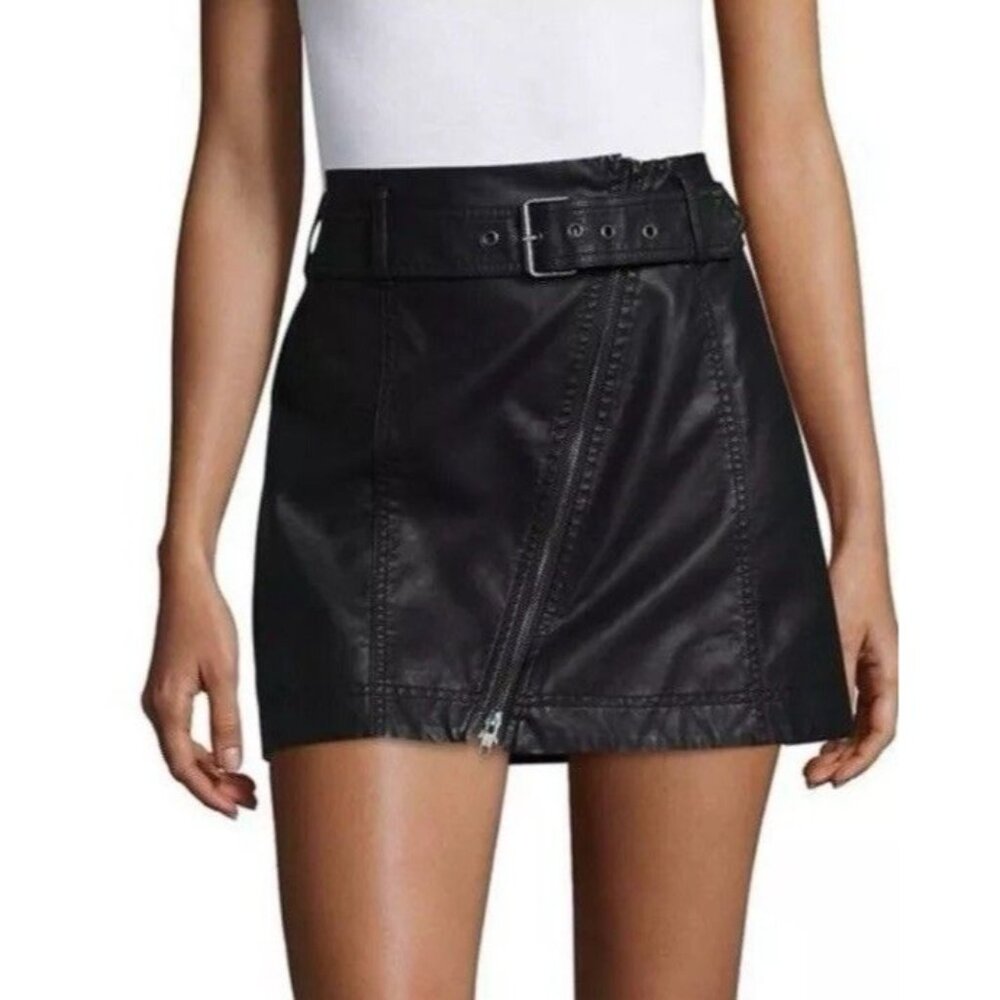 Free People Y2K Mini Skirt Black Belted Faux Leather Short Vegan Lined Size 2‎